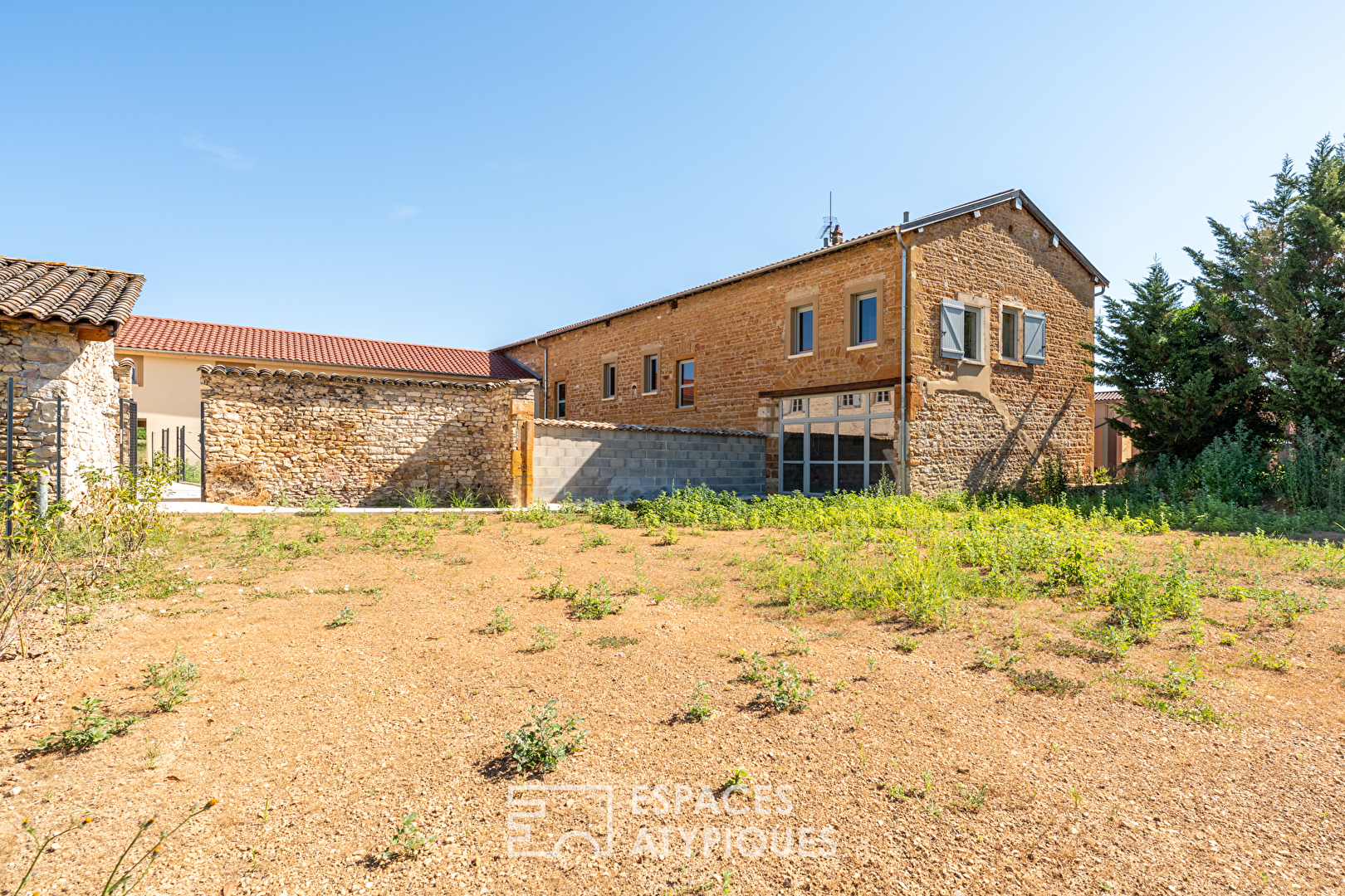 Agence immobilière de ESPACES ATYPIQUES LYON - ESPACES ATYPIQUES Villefranche