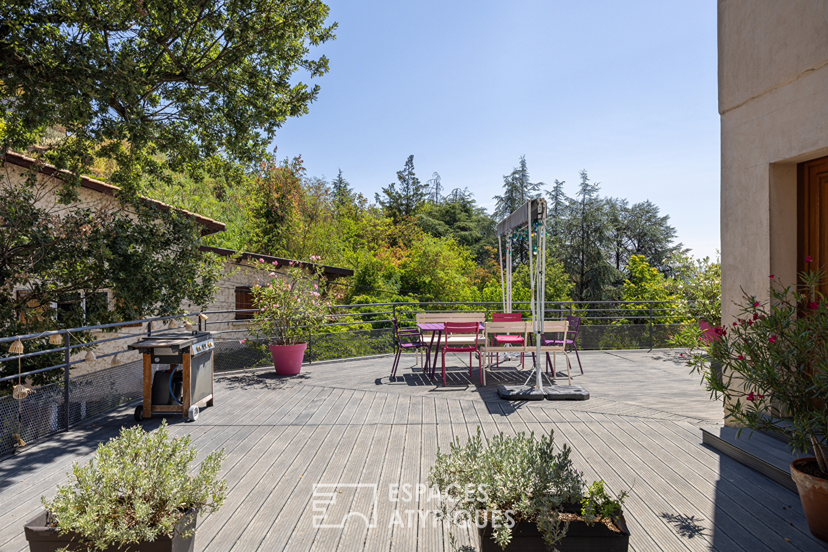 Agence immobilière de ESPACES ATYPIQUES LYON