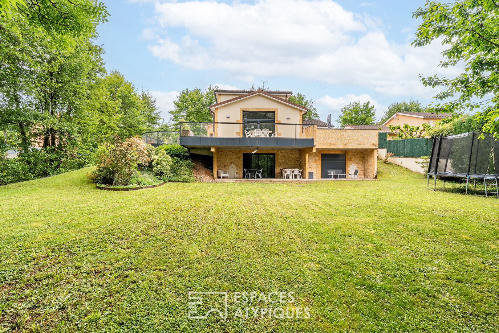 Agence immobilière de ESPACES ATYPIQUES LYON - ESPACES ATYPIQUES Villefranche