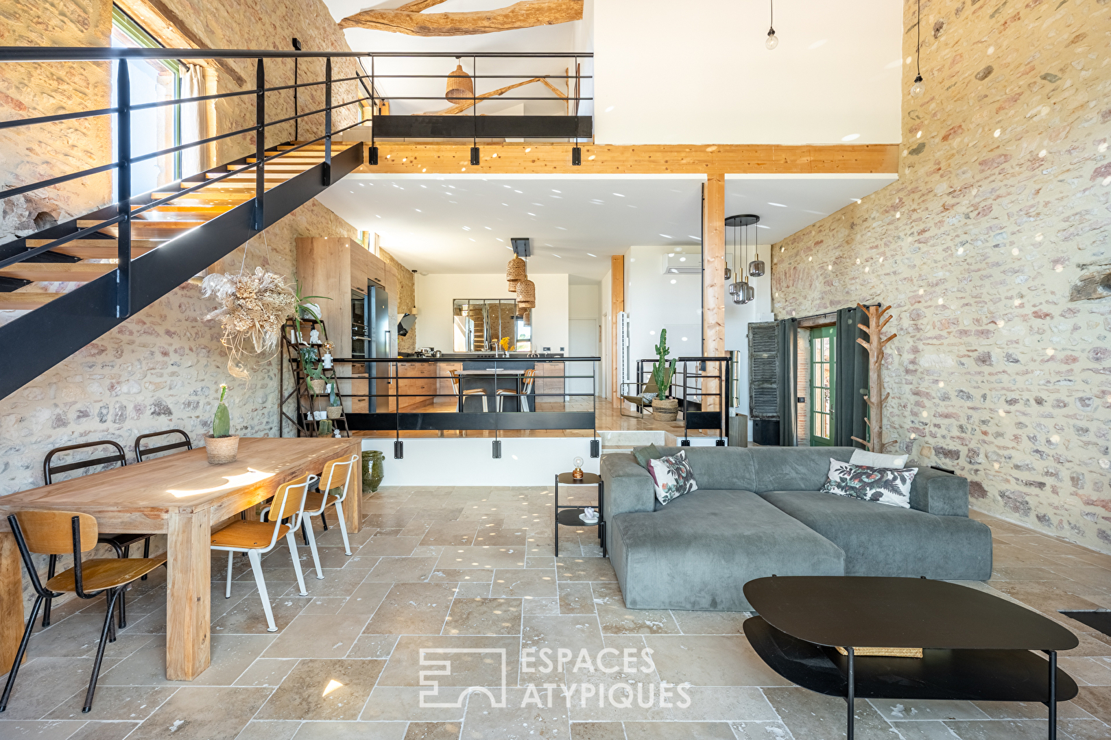 Agence immobilière de ESPACES ATYPIQUES LYON - ESPACES ATYPIQUES Villefranche