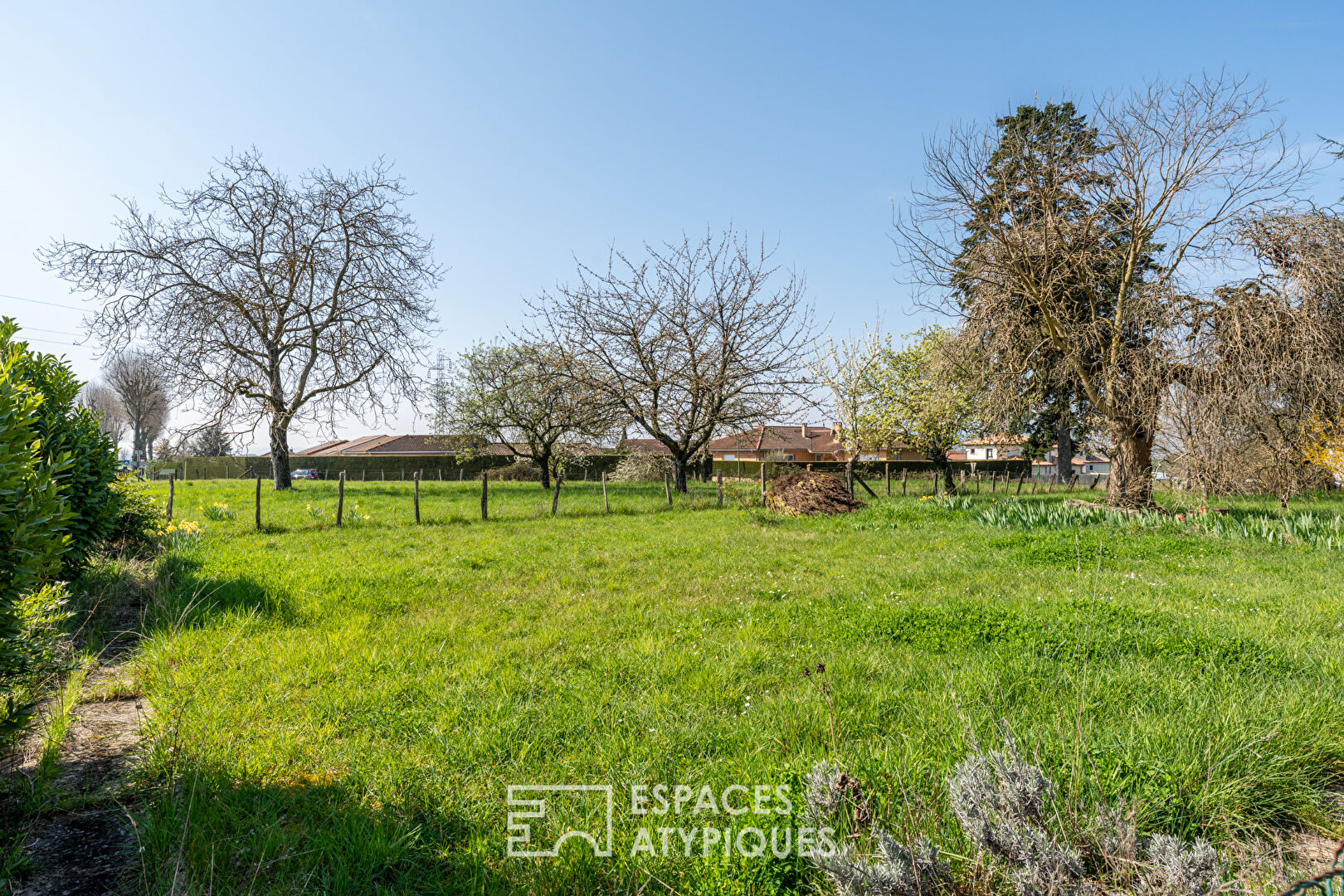 Agence immobilière de ESPACES ATYPIQUES LYON - ESPACES ATYPIQUES Villefranche