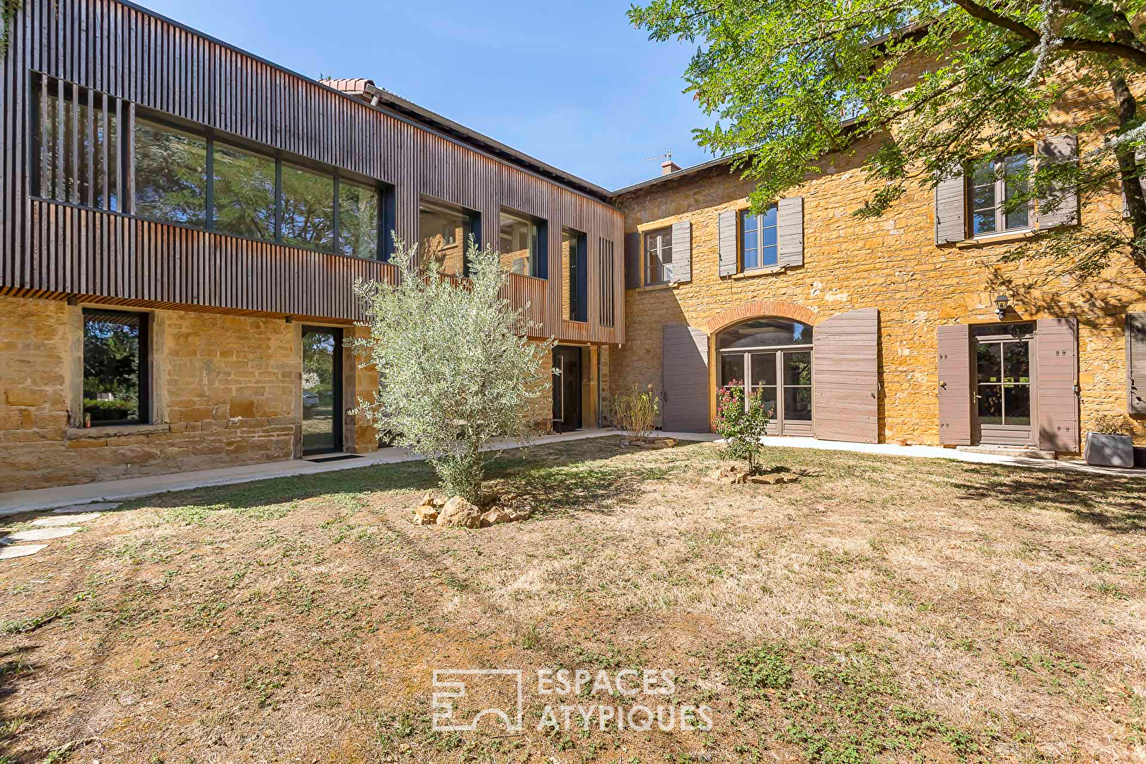 Agence immobilière de ESPACES ATYPIQUES LYON - ESPACES ATYPIQUES Villefranche