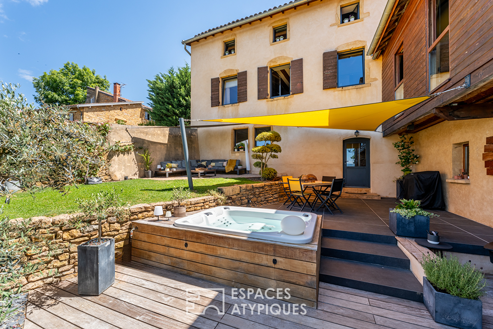 Agence immobilière de ESPACES ATYPIQUES LYON - ESPACES ATYPIQUES Villefranche