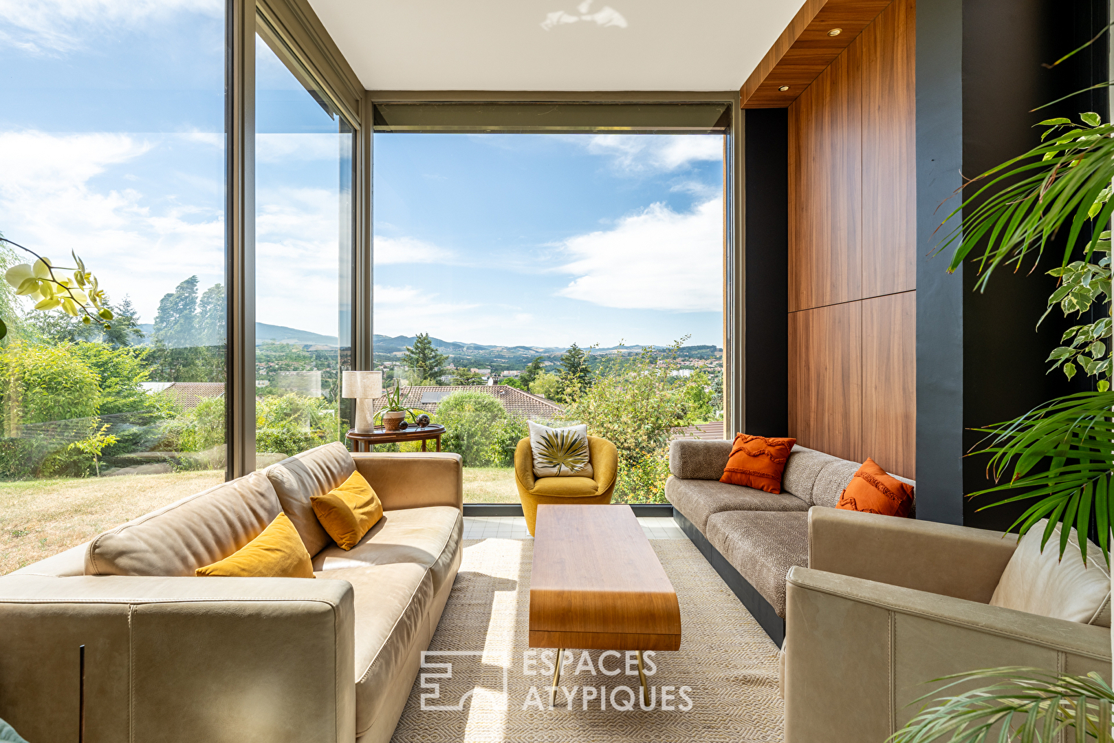 Agence immobilière de ESPACES ATYPIQUES LYON - ESPACES ATYPIQUES Villefranche