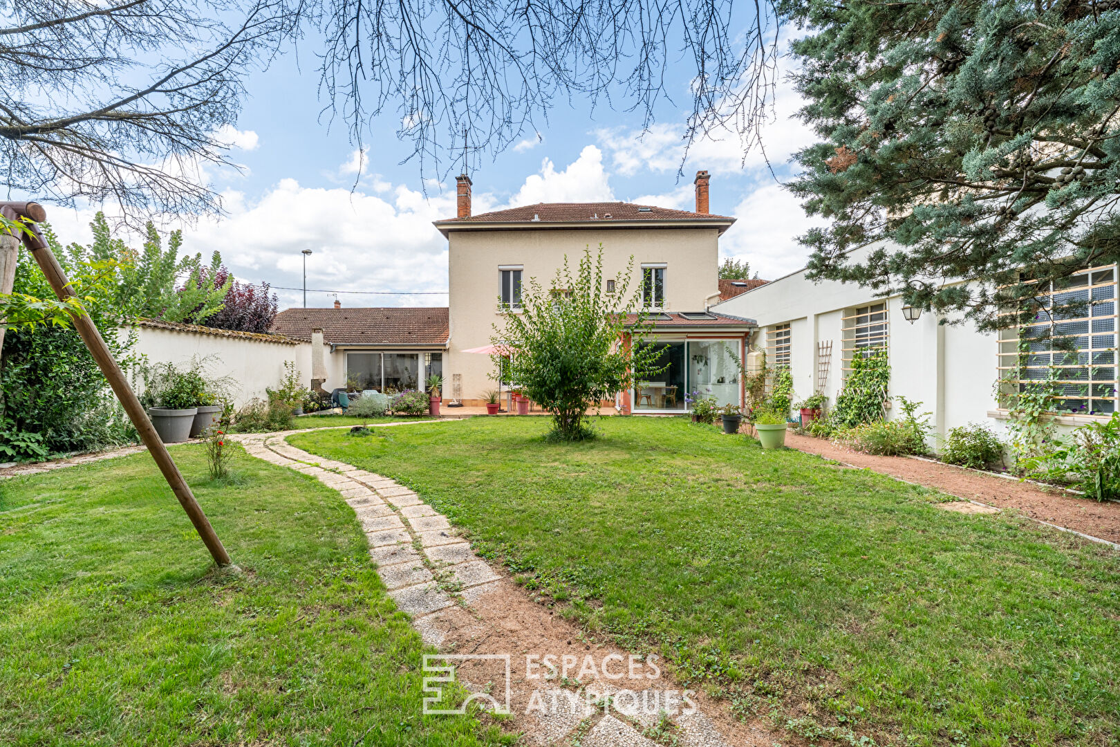 Agence immobilière de ESPACES ATYPIQUES LYON - ESPACES ATYPIQUES Villefranche
