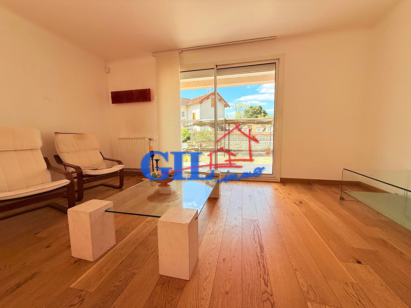 Photo CESSON BOURG - MAISON INDIVIDUELLE + APPARTEMENT DE 53m² SUR TERRAIN DE 1612m² image 5/6