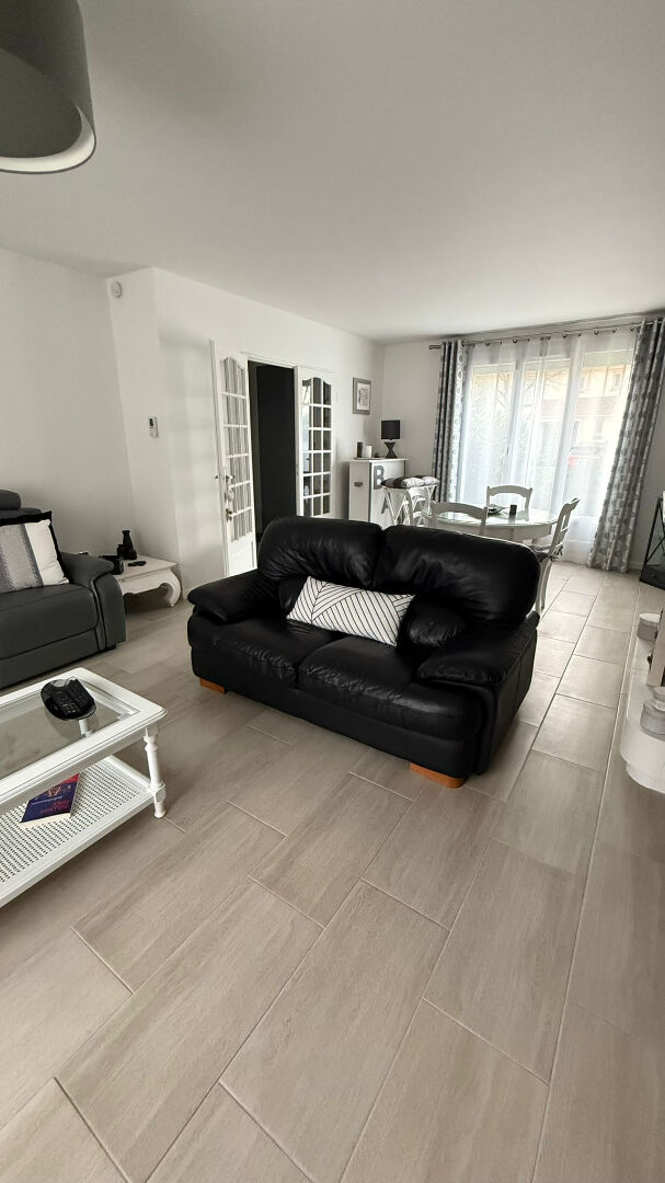 Photo Maison Savigny Le Temple  6 pièce(s) 125m2 image 4/6