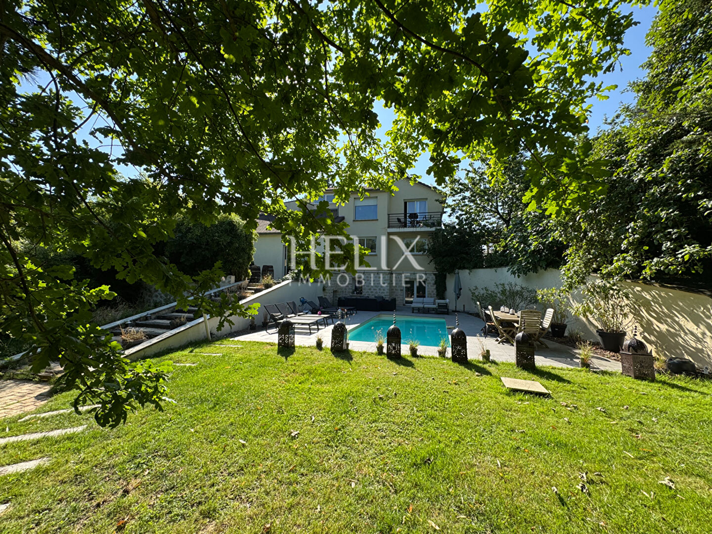Agence immobilière de HELIX IMMOBILIER - HELIX IMMOBILIER SAINT GERMAIN EN LAYE