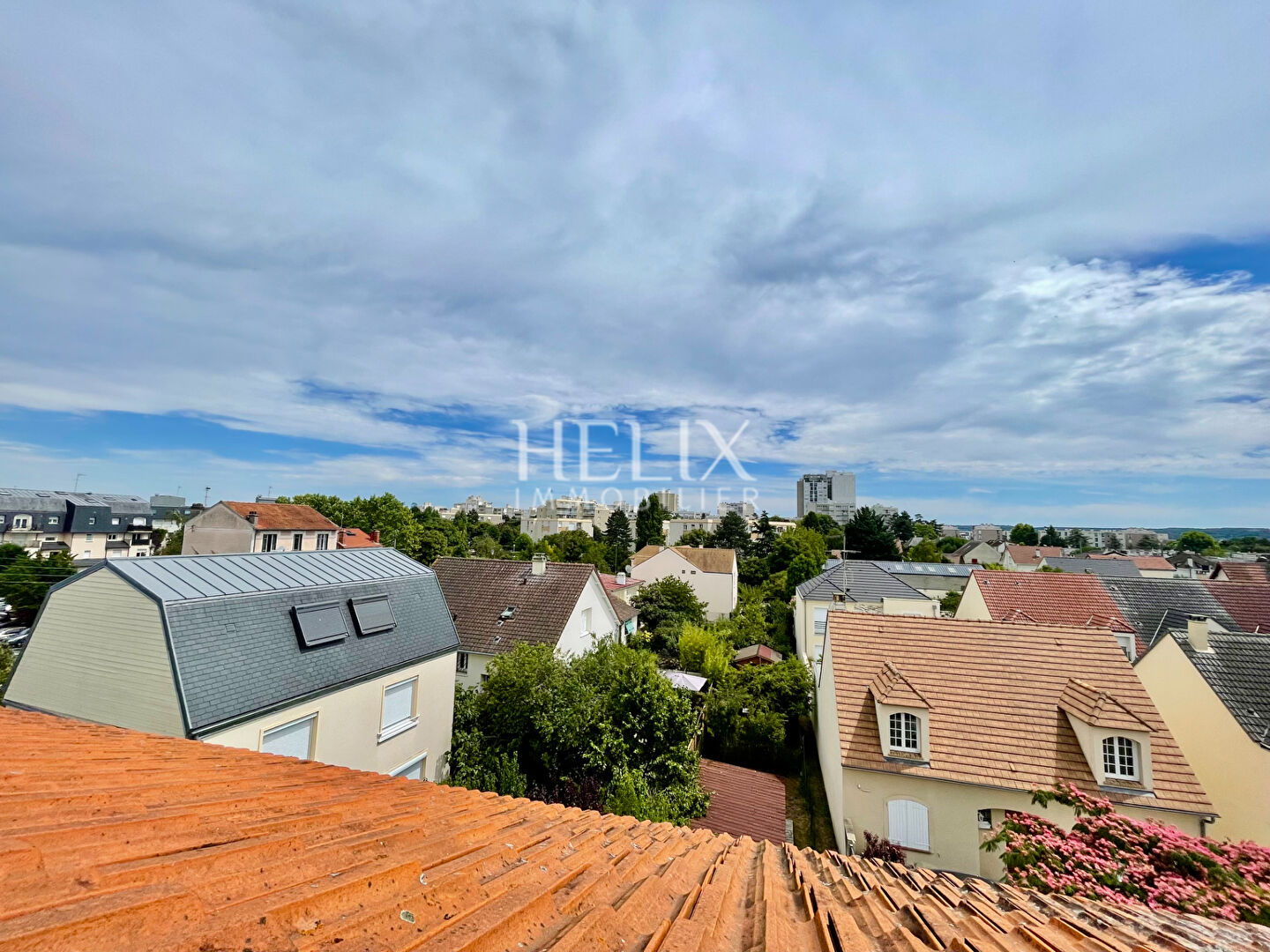 Agence immobilière de HELIX IMMOBILIER - HELIX IMMOBILIER LE VESINET