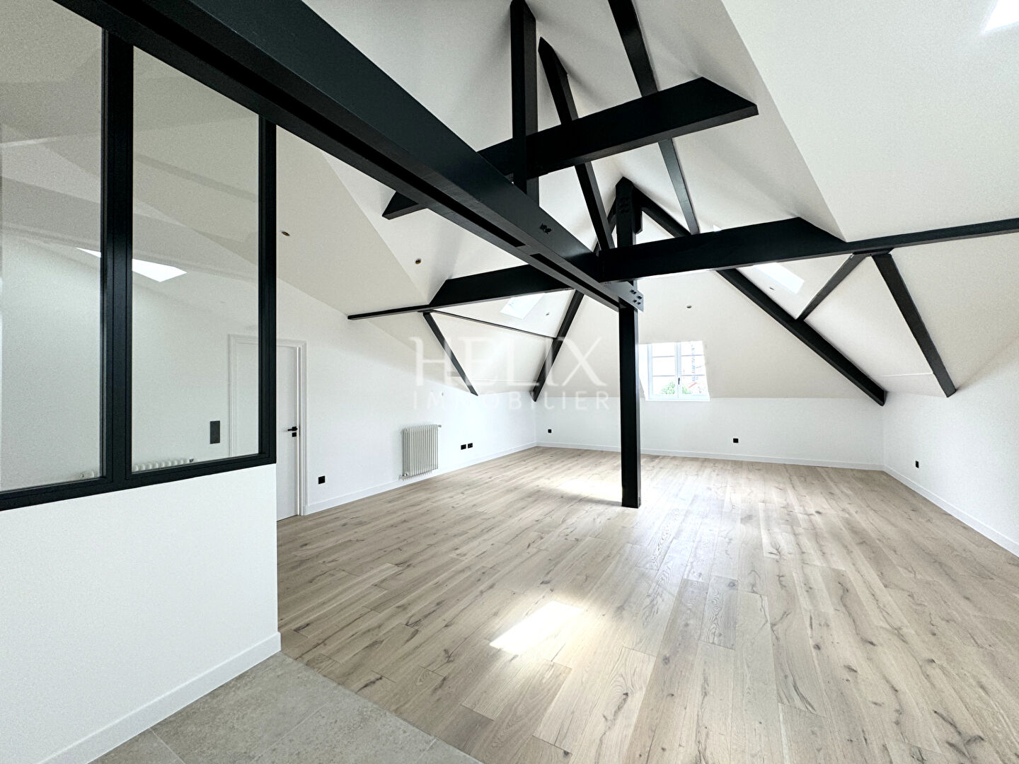 Agence immobilière de HELIX IMMOBILIER - HELIX IMMOBILIER SAINT GERMAIN EN LAYE