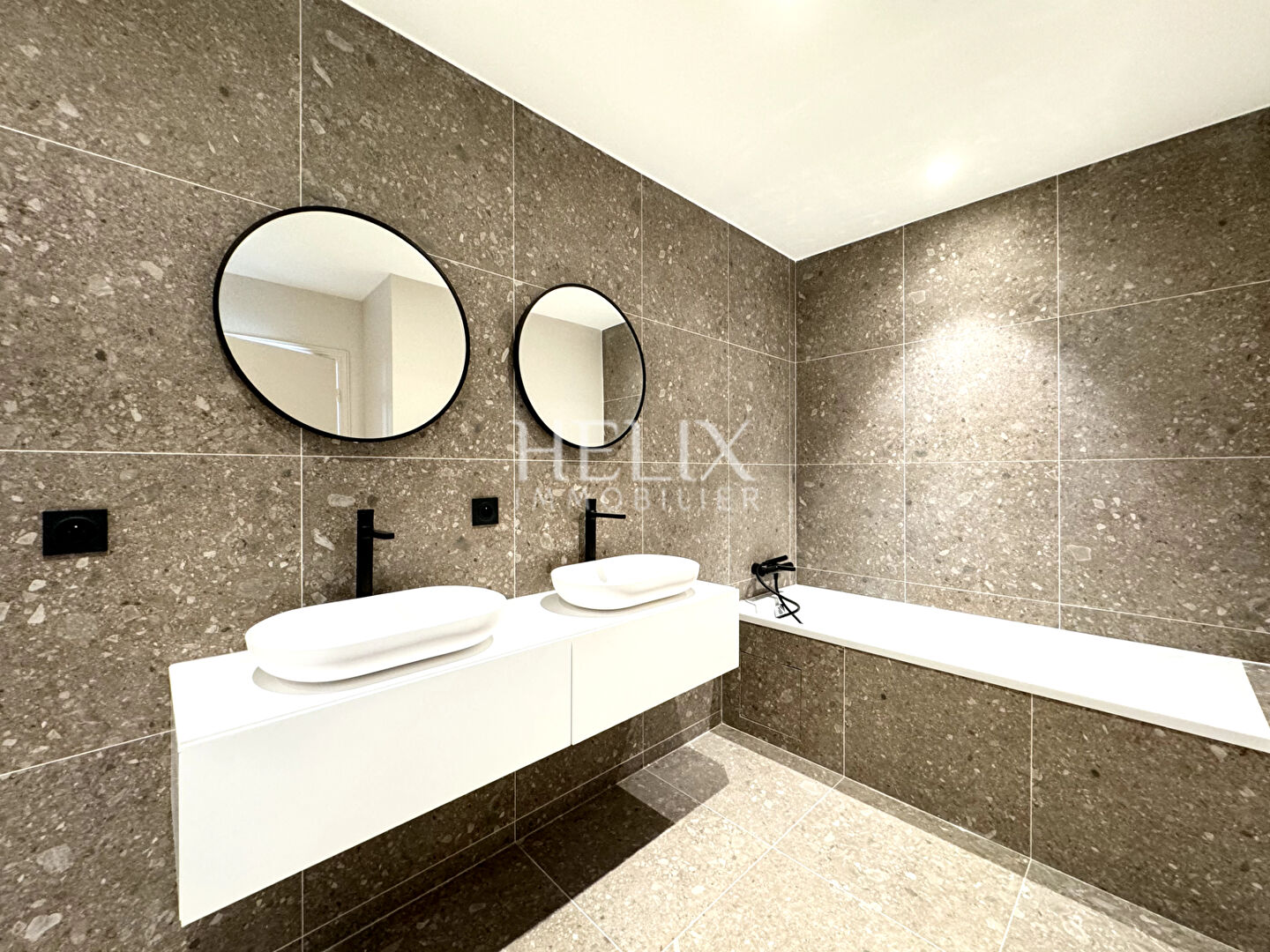 Photo Maison de ville 192,10 M2 jardin terrasse parking à Saint-Germain-en-Laye , RER A 10 mn image 3/6