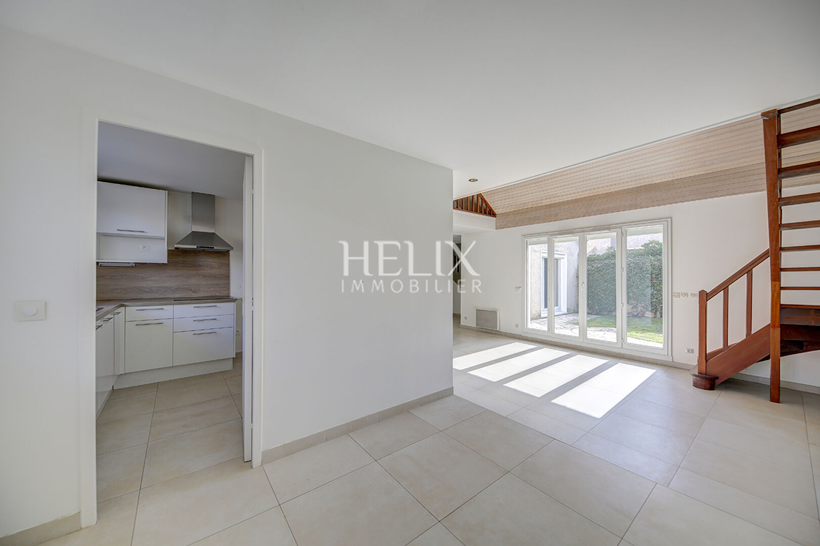 Photo Maison Montesson 155 m2 avec une chambre au rez-de-chaussée et jardin agréable image 5/6