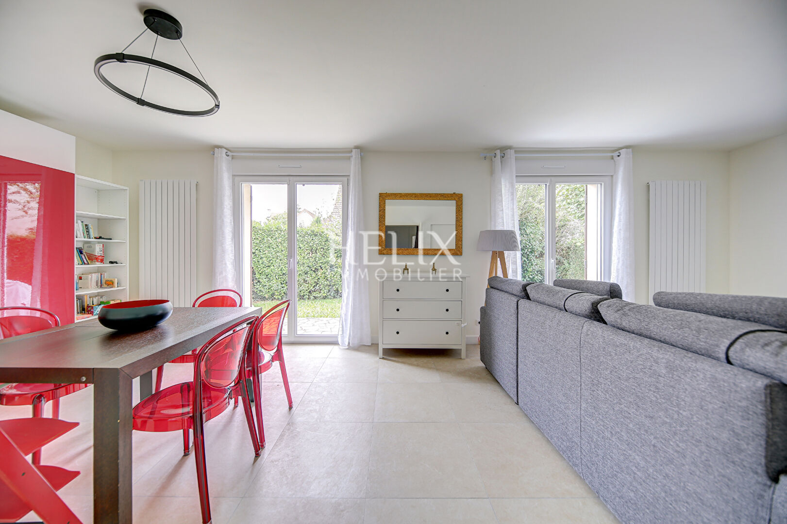 Photo Maison 156,15 M2 à Saint -Germain-en-Laye proche du lycée international, le calme absolu. image 2/6