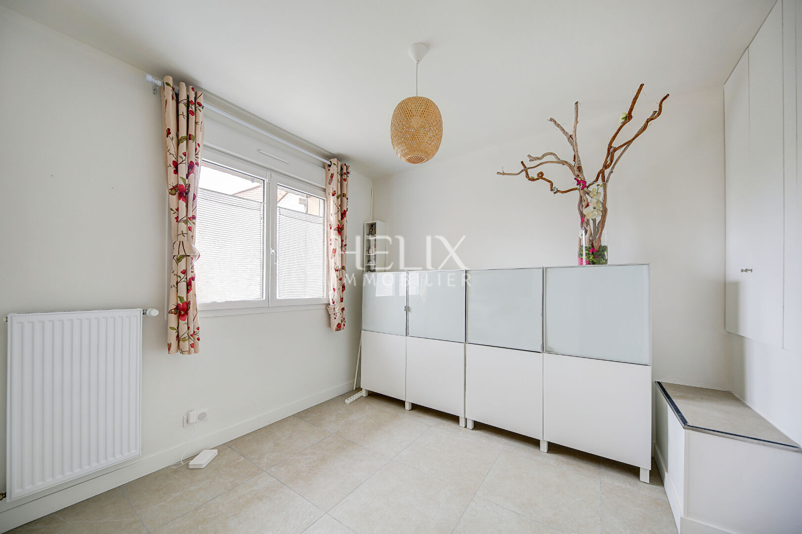 Photo Maison 156,15 M2 à Saint -Germain-en-Laye proche du lycée international, le calme absolu. image 5/6