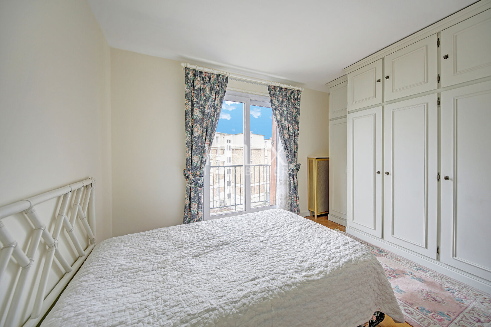 Photo Appartement Le Vésinet 4 pièces 70 m2. Dernier étage avec terrasse et ascenseur image 4/6