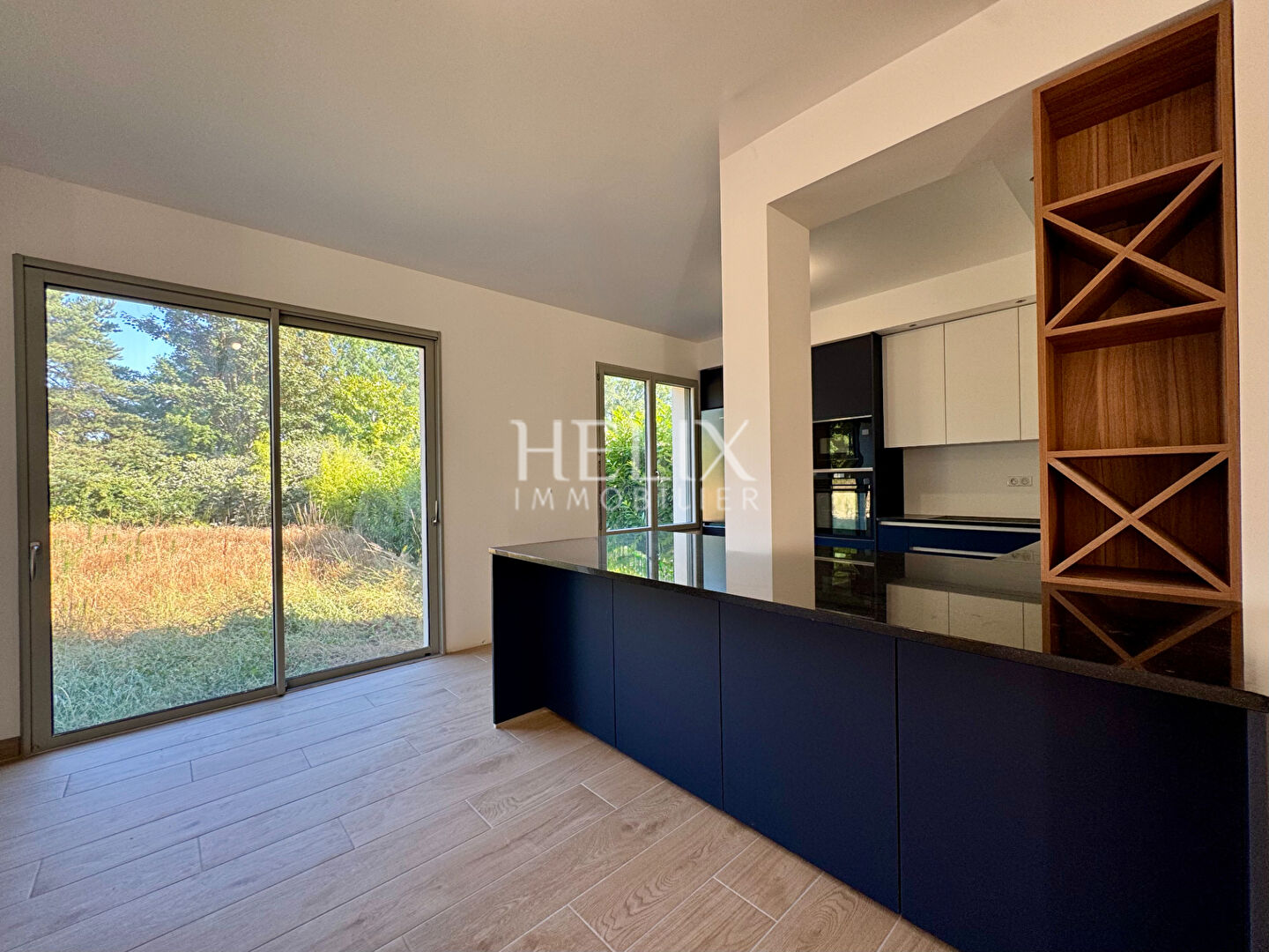 Photo Élégante maison contemporaine de 172m2 construite en 2024 sur un terrain de 1 250 m² sans vis-à-vis, au calme absolu image 2/6