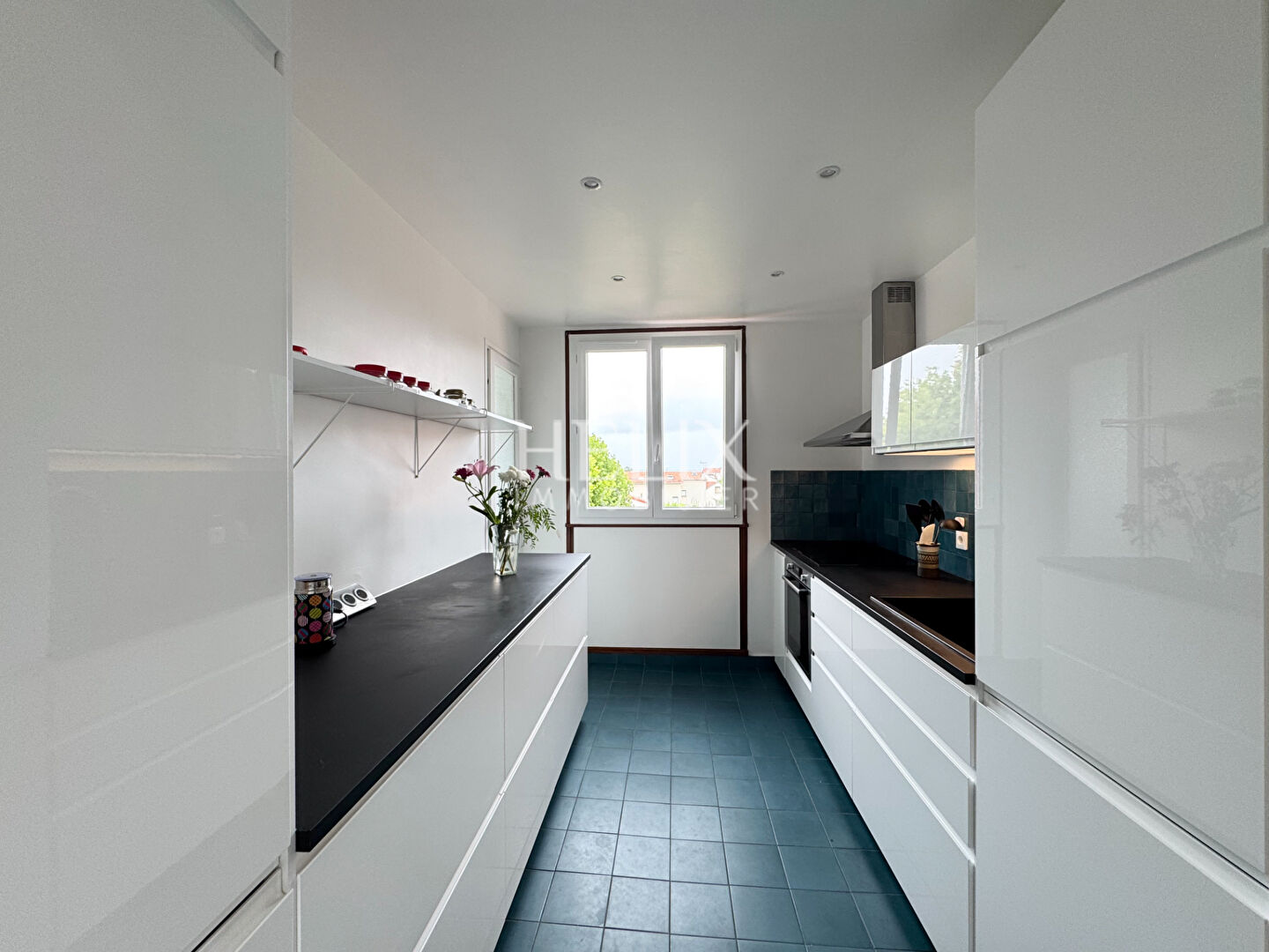 Bel appartement ensoleillé 5 pièces 84,38 M² avec box et cave à Chatou