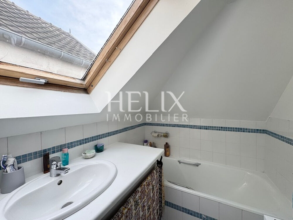 Photo Grand appartement de 136M² avec un studio indépendant dans le centre ville Saint Germain En Laye . image 5/6