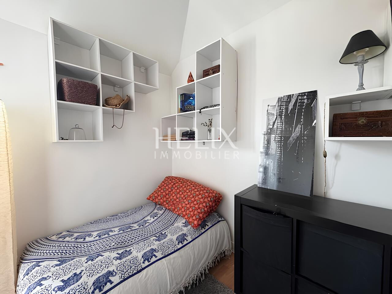 Photo Grand appartement de 136M² avec un studio indépendant dans le centre ville Saint Germain En Laye . image 6/6