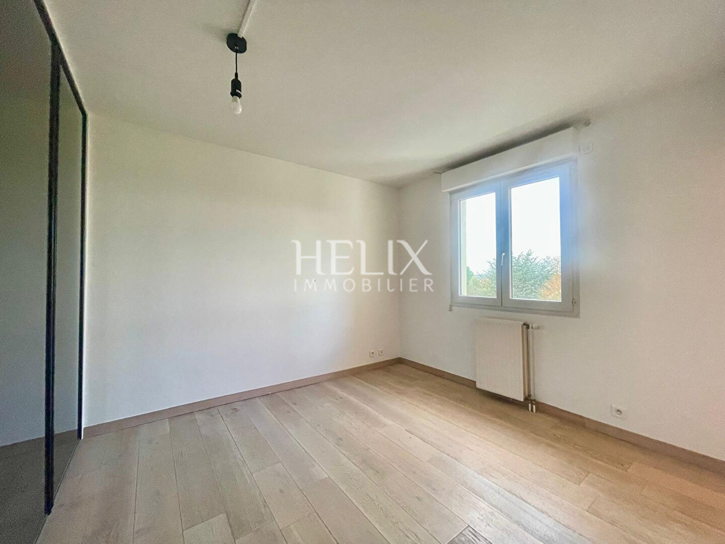 Photo Bel appartement rénové avec balcon ascenseur  et parking image 4/6