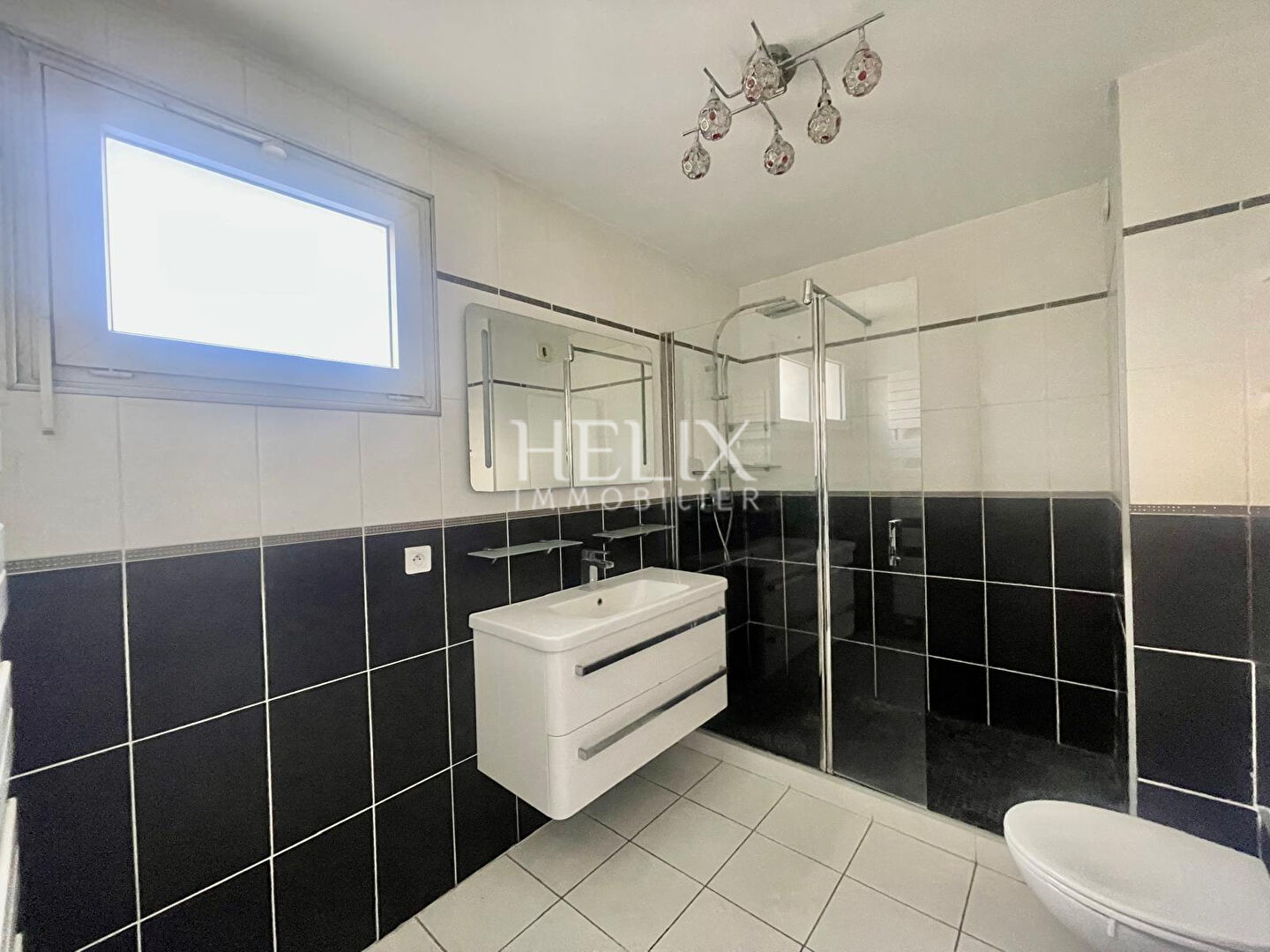 Photo Bel appartement rénové avec balcon ascenseur  et parking image 6/6