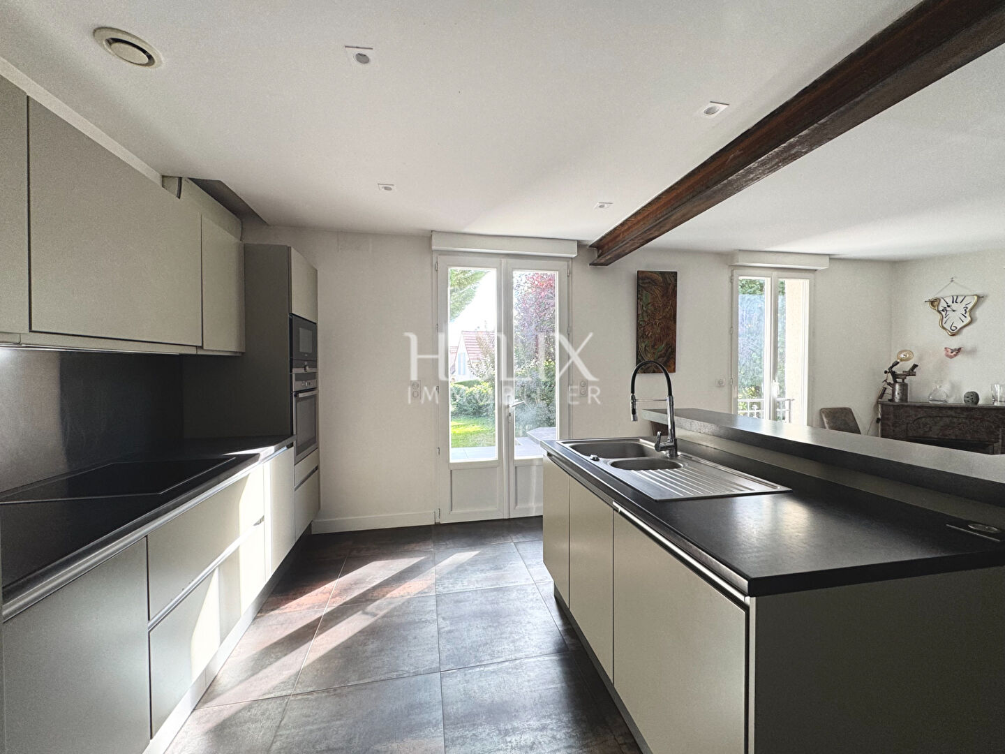 Photo Jolie maison 163,41 M² à Orgeval, beau jardin paysager, calme et tranquillité, A13/A14 facile! image 5/6