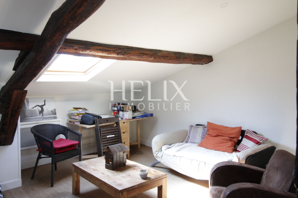 Beau studio à Saint Germain en Laye au pied du RER A.