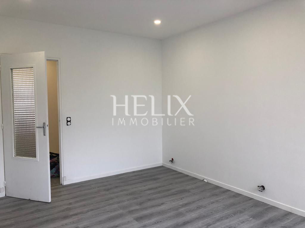 Photo Local commercial Saint Germain En Laye 2 pièces 38.21 m² image 3/6