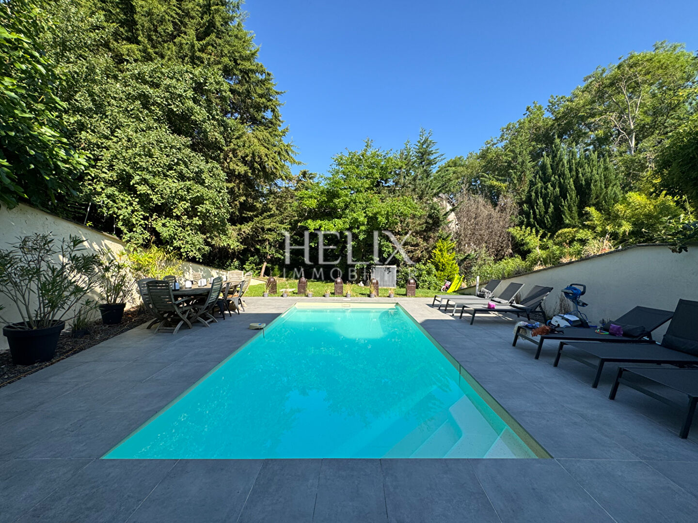 Agence immobilière de HELIX IMMOBILIER - HELIX IMMOBILIER SAINT GERMAIN EN LAYE