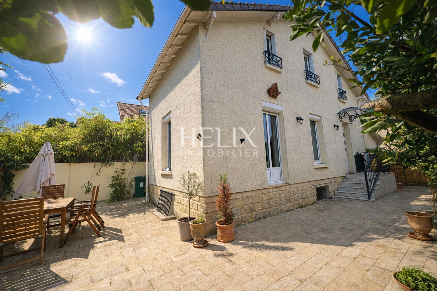 Agence immobilière de HELIX IMMOBILIER - HELIX IMMOBILIER SAINT GERMAIN EN LAYE