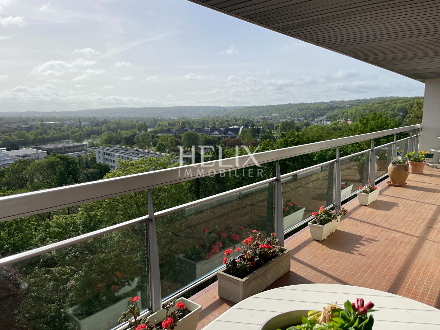 Agence immobilière de HELIX IMMOBILIER - HELIX IMMOBILIER LE PECQ