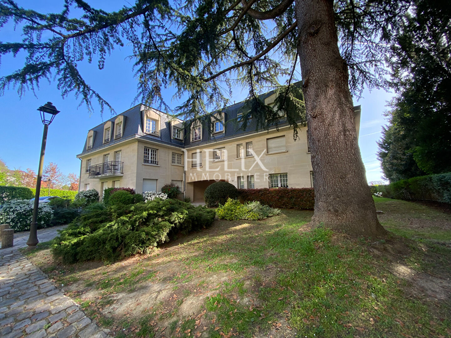 Agence immobilière de HELIX IMMOBILIER - HELIX IMMOBILIER LE PECQ