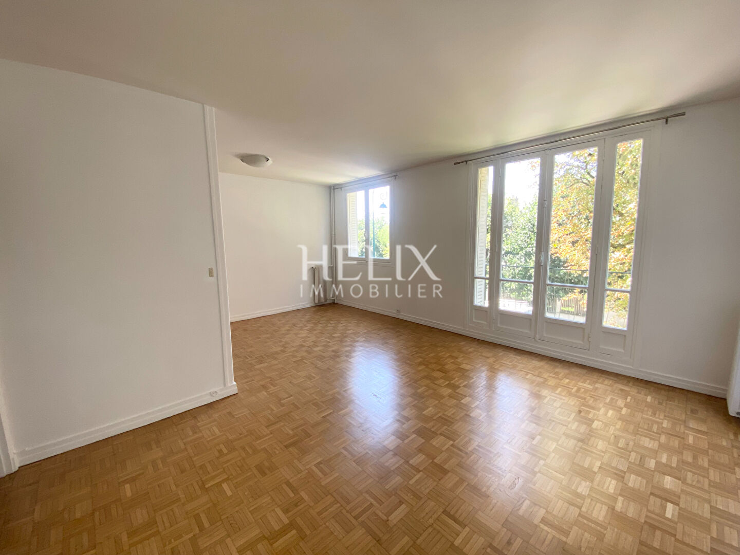 Agence immobilière de HELIX IMMOBILIER - HELIX IMMOBILIER LE VESINET