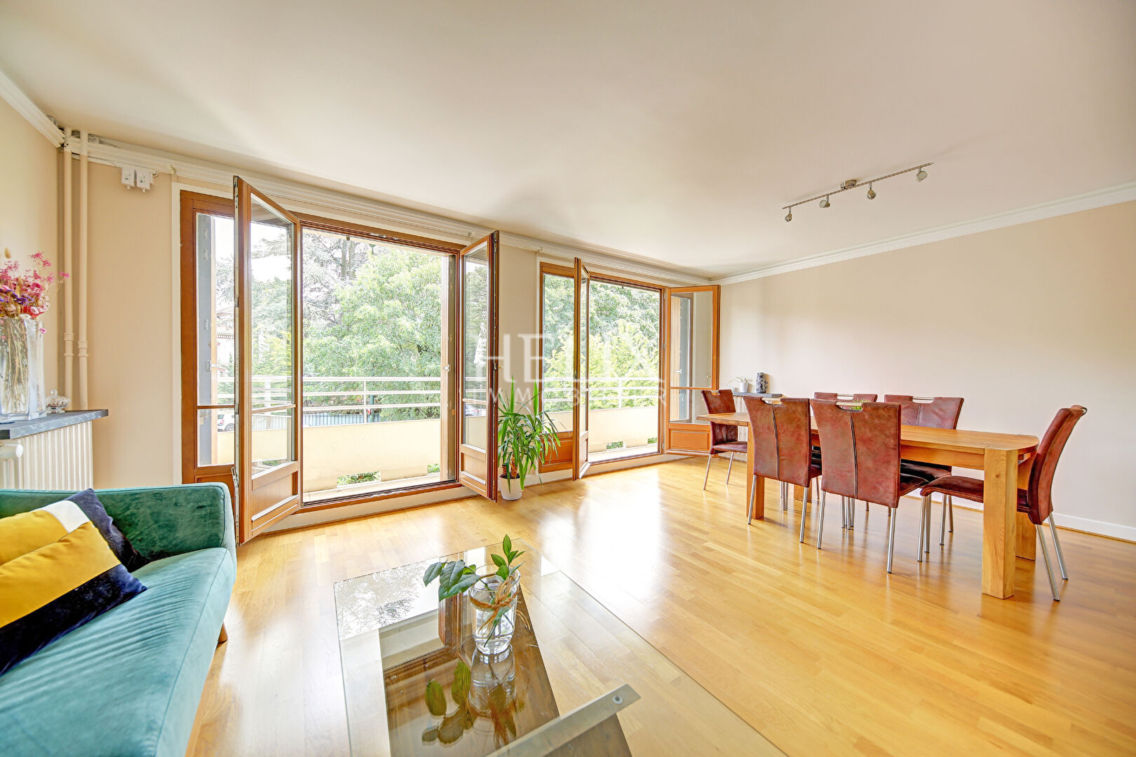 Agence immobilière de HELIX IMMOBILIER - HELIX IMMOBILIER LE VESINET
