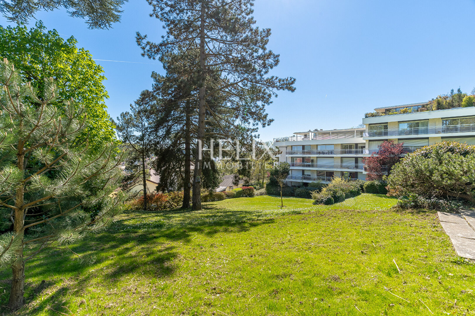 Agence immobilière de HELIX IMMOBILIER - HELIX IMMOBILIER LE VESINET