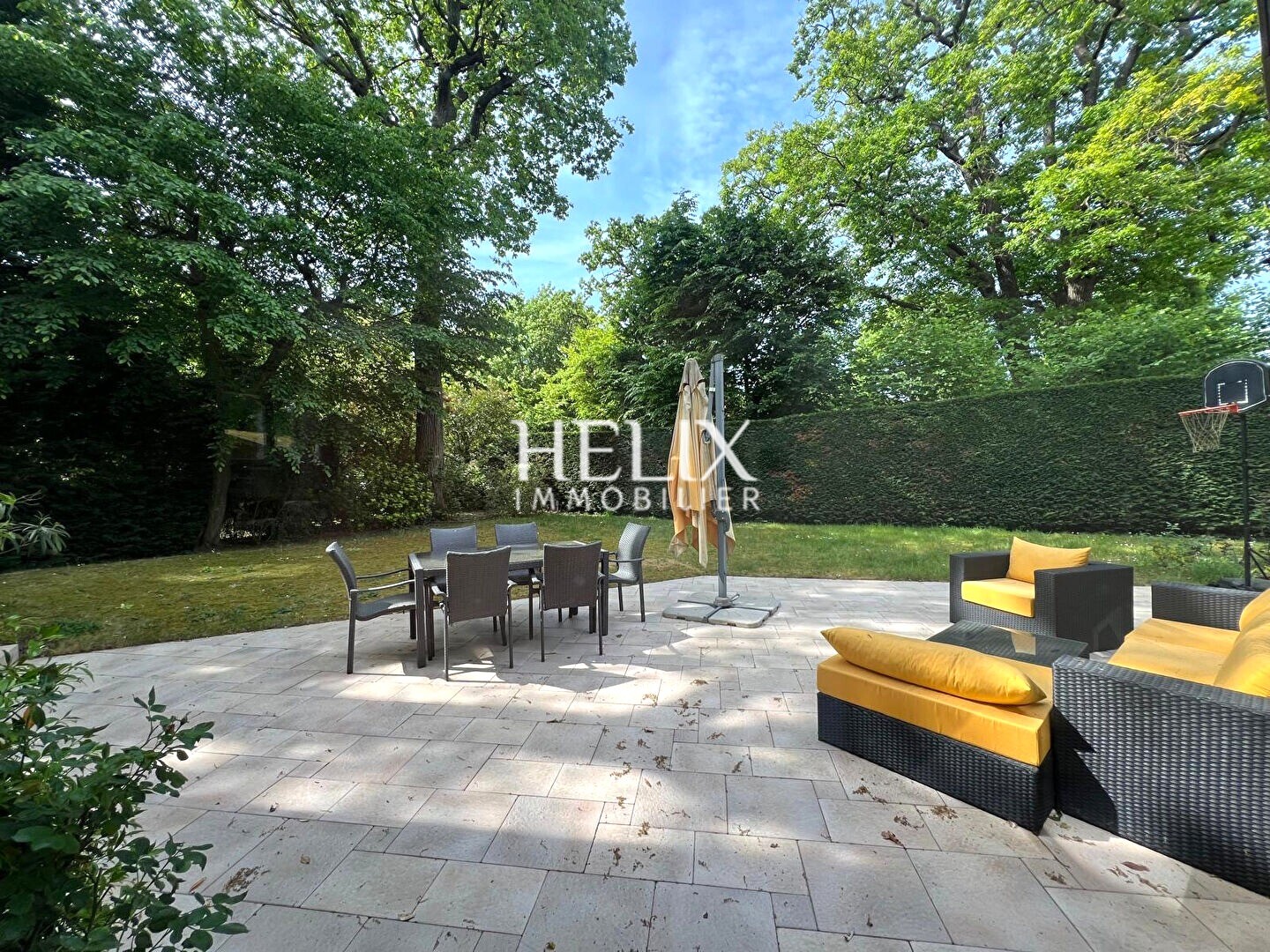 Agence immobilière de HELIX IMMOBILIER - HELIX IMMOBILIER LE VESINET