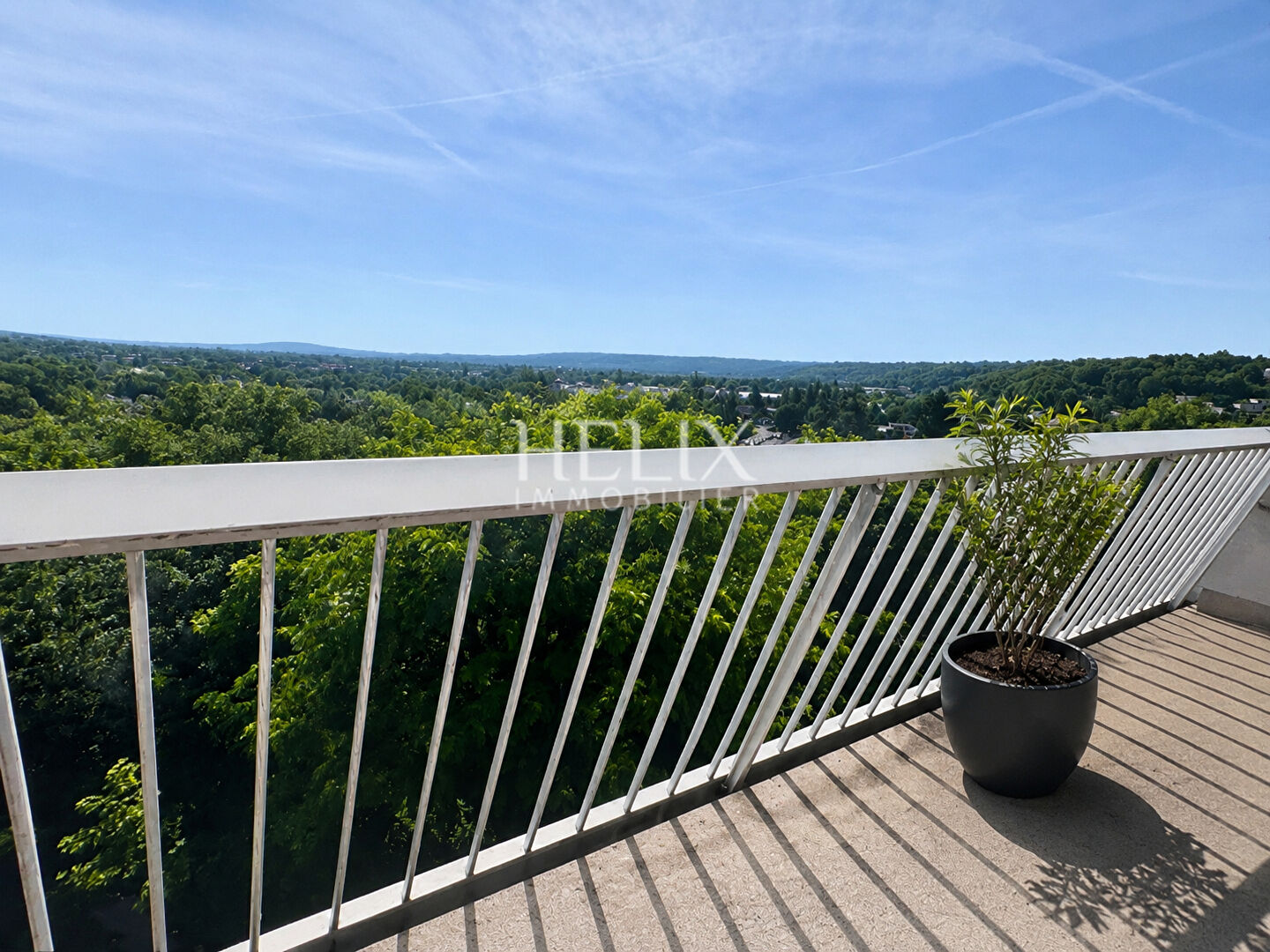 Agence immobilière de HELIX IMMOBILIER - HELIX IMMOBILIER LE VESINET