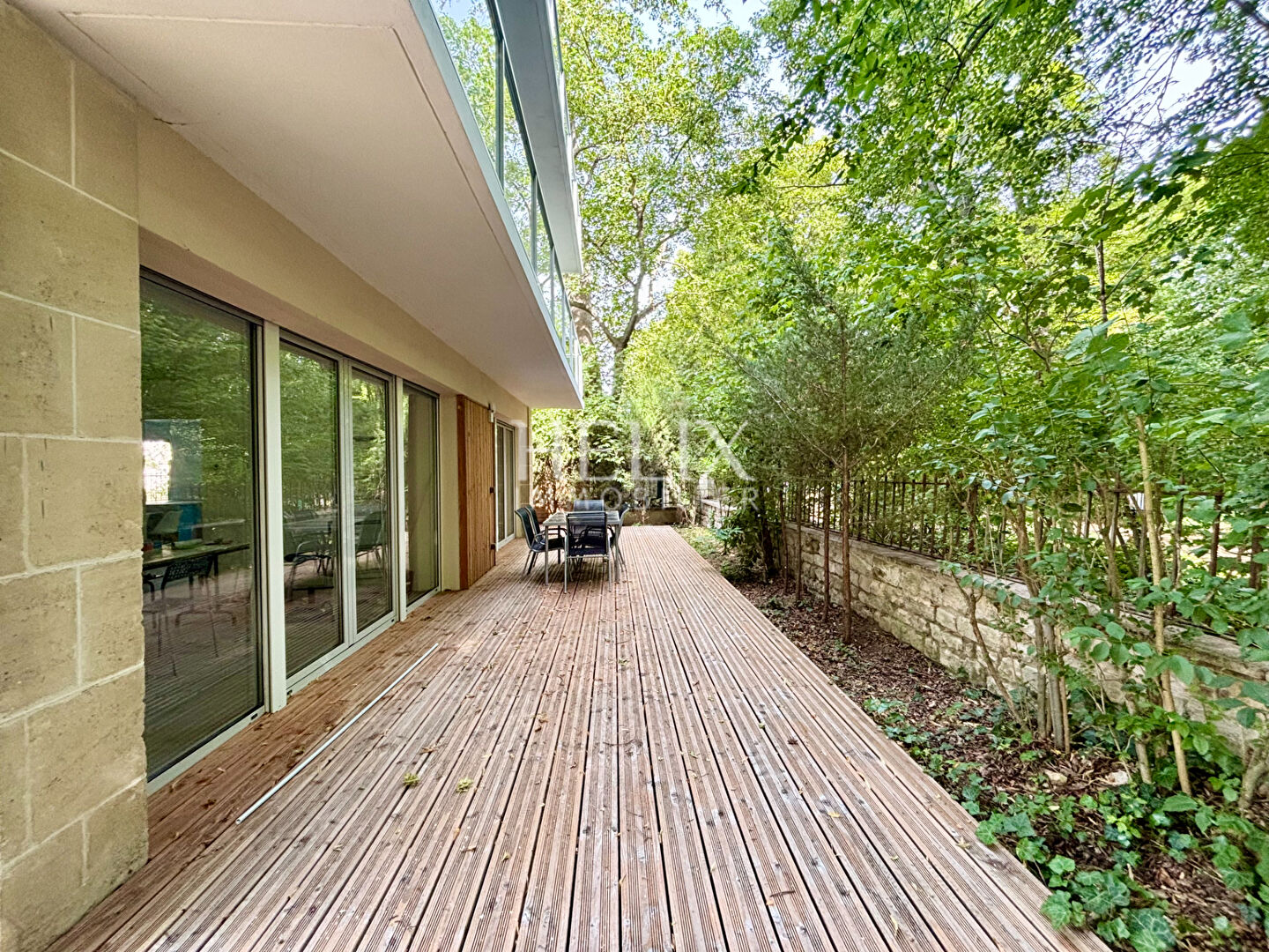 Agence immobilière de HELIX IMMOBILIER - HELIX IMMOBILIER SAINT GERMAIN EN LAYE