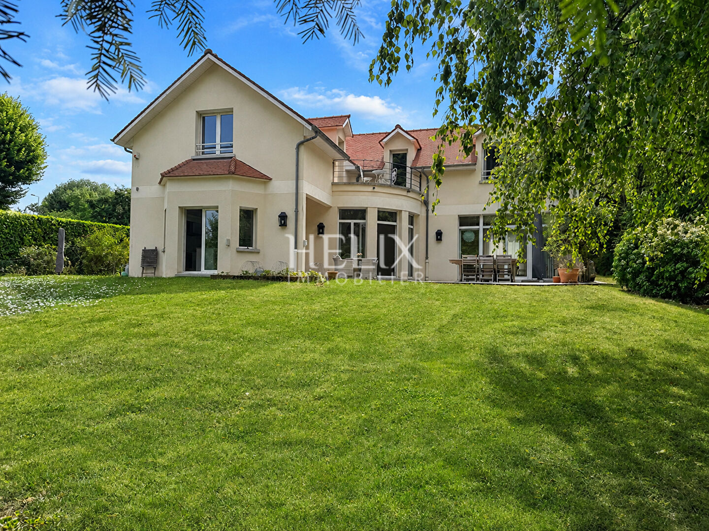 Agence immobilière de HELIX IMMOBILIER - HELIX IMMOBILIER SAINT GERMAIN EN LAYE