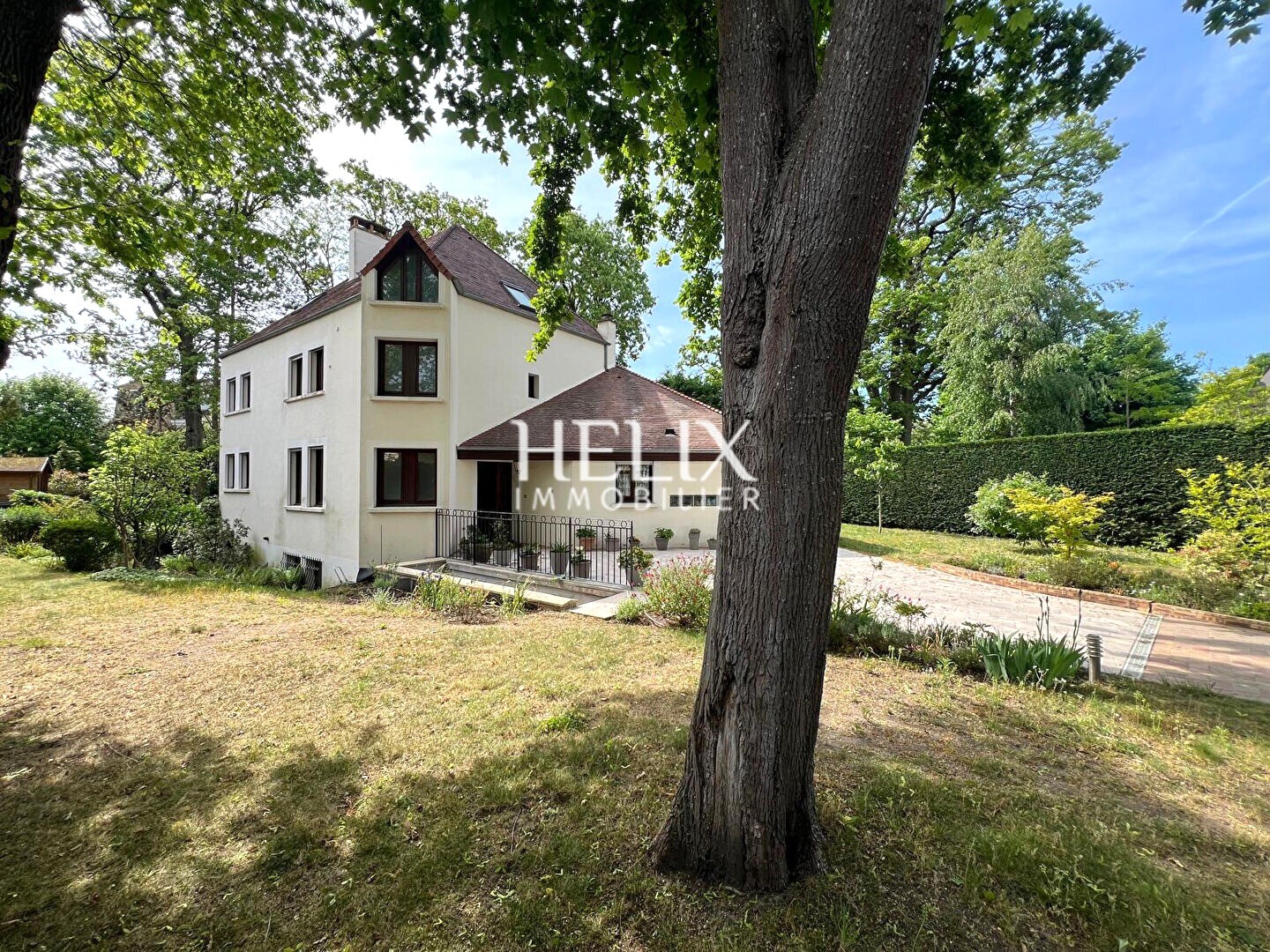 Agence immobilière de HELIX IMMOBILIER - HELIX IMMOBILIER LE VESINET