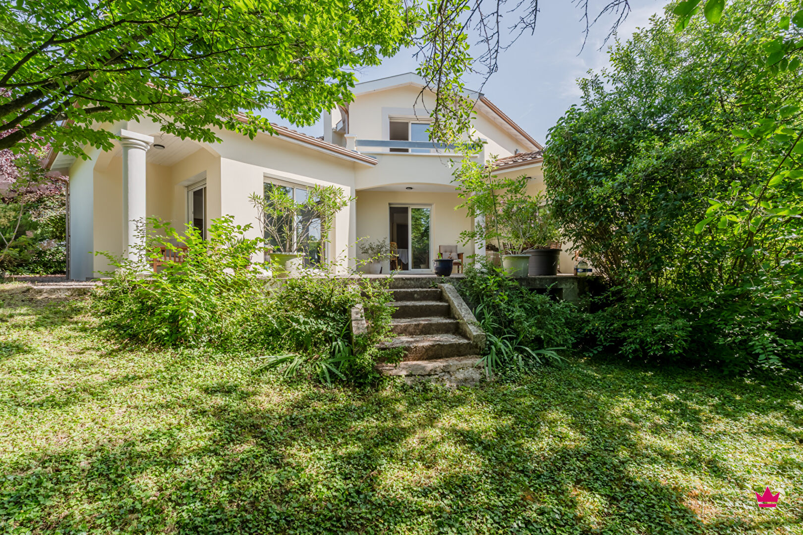 NEYRON : maison F5 (159 m²) à vendre