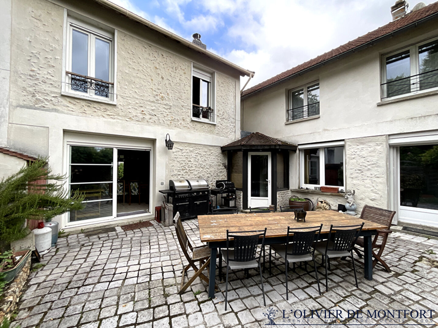 Agence immobilière de L'OLIVIER DE MONTFORT Mere - L'OLIVIER DE MONFORT