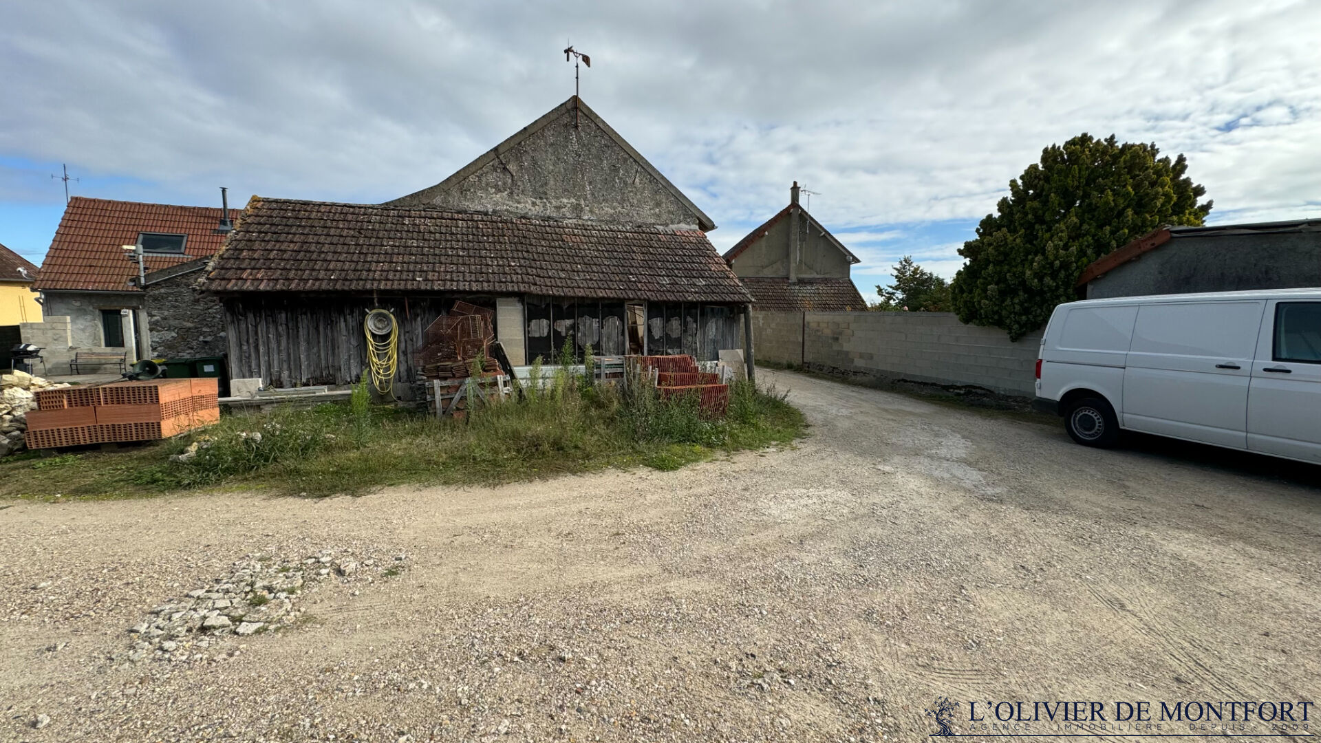 Agence immobilière de L'OLIVIER DE MONTFORT Mere - L'OLIVIER DE MONFORT