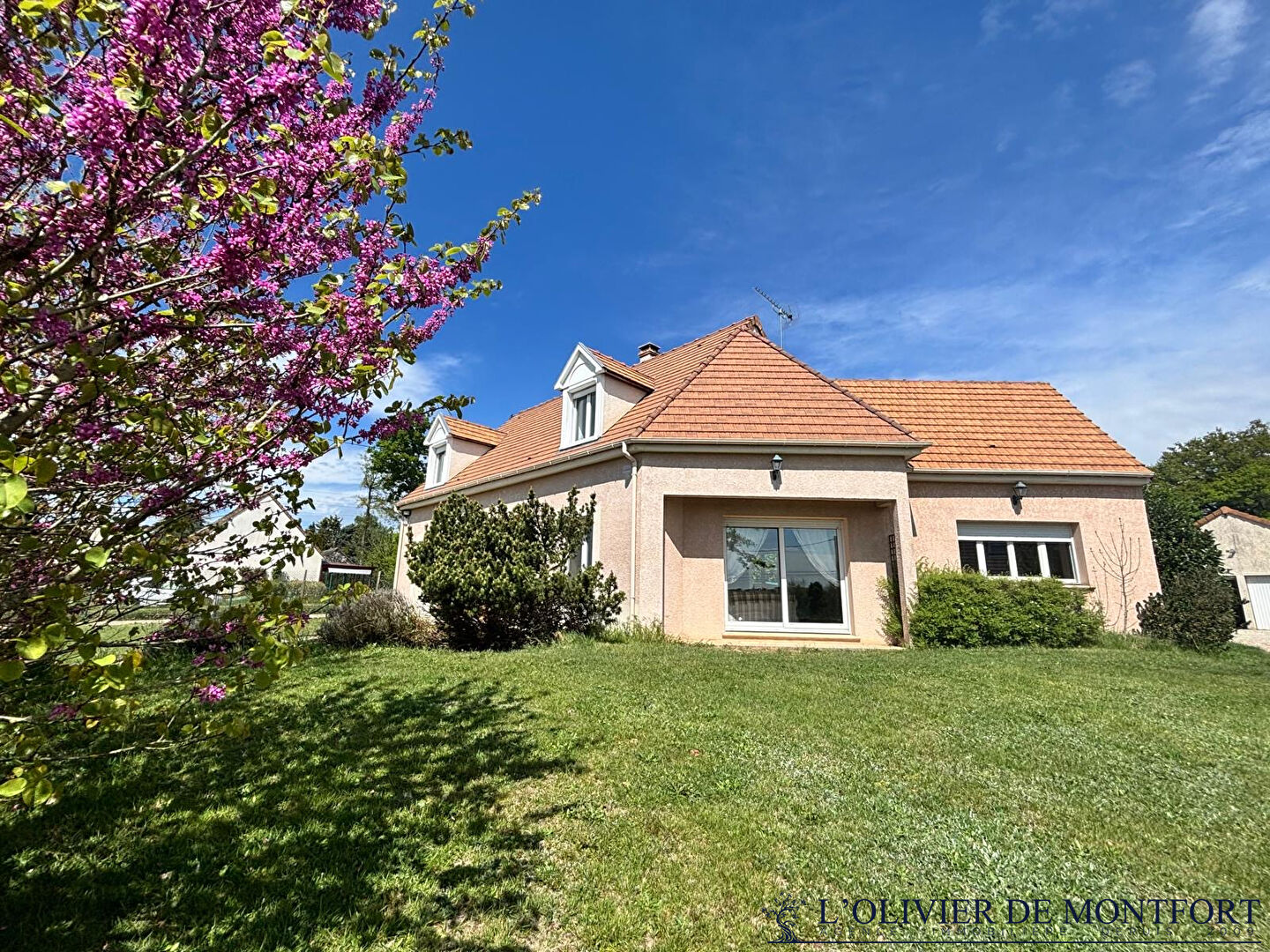 Agence immobilière de L'OLIVIER DE MONTFORT Mere - L'OLIVIER DE MONFORT
