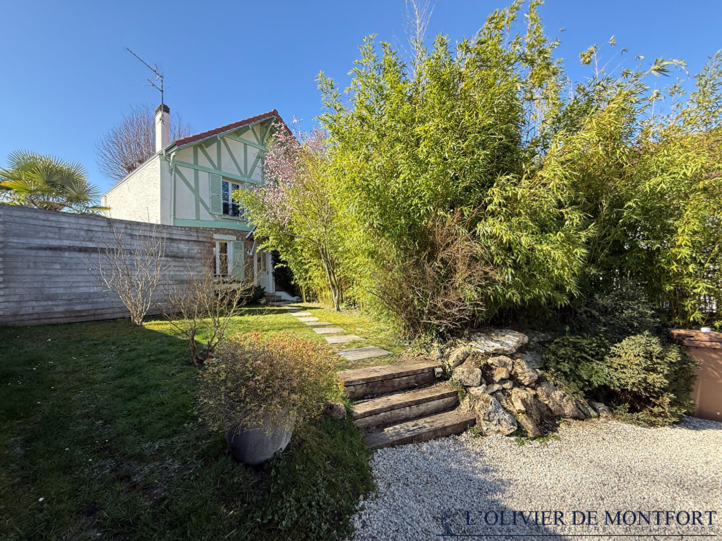 Agence immobilière de L'OLIVIER DE MONTFORT Mere - L'OLIVIER DE MONFORT