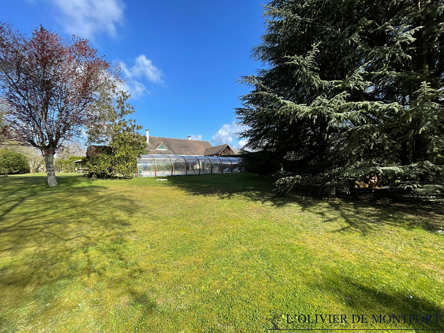 Agence immobilière de L'OLIVIER DE MONTFORT Mere - L'OLIVIER DE MONFORT