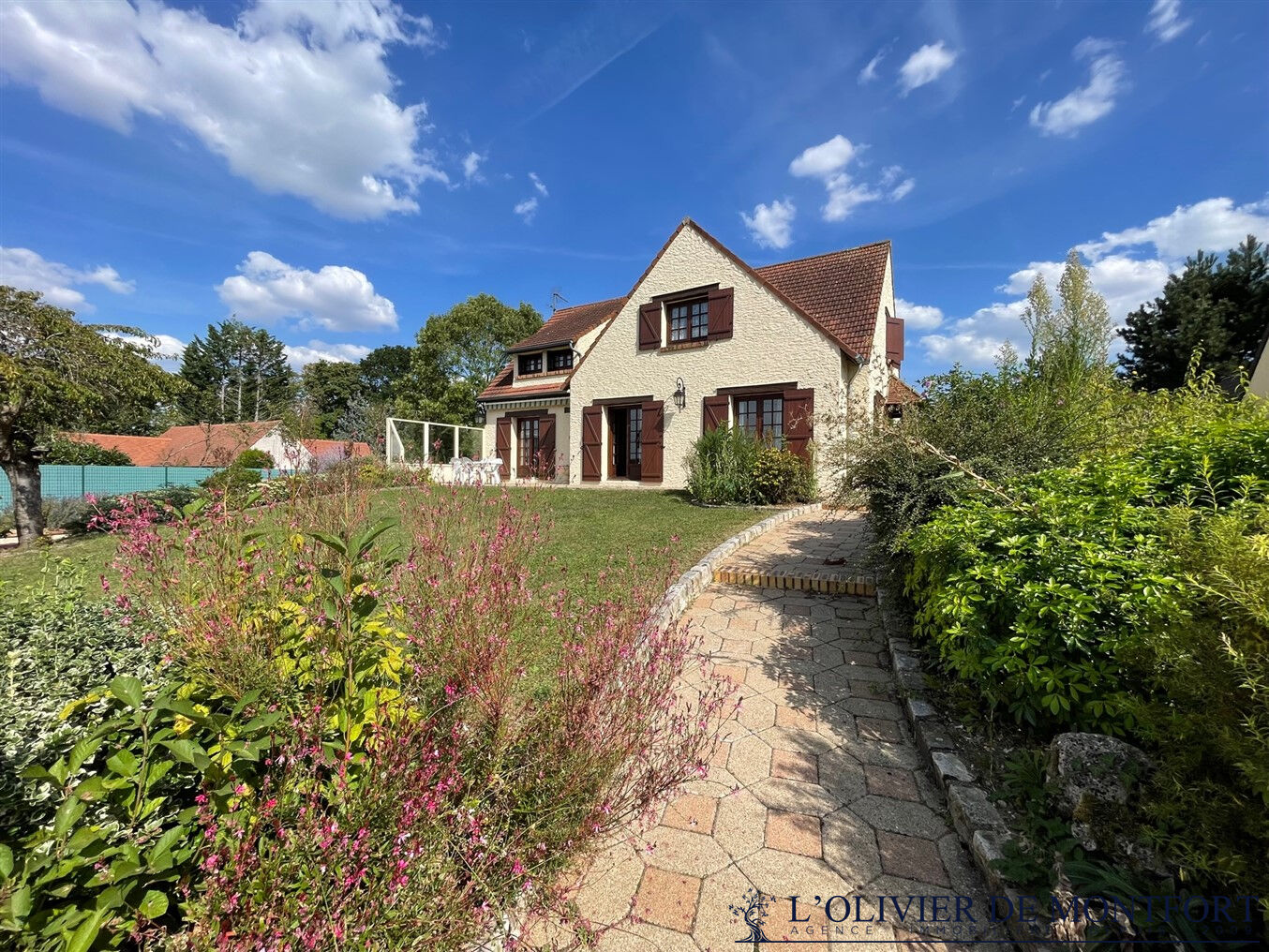 Agence immobilière de L'OLIVIER DE MONTFORT Mere - L'OLIVIER DE MONFORT