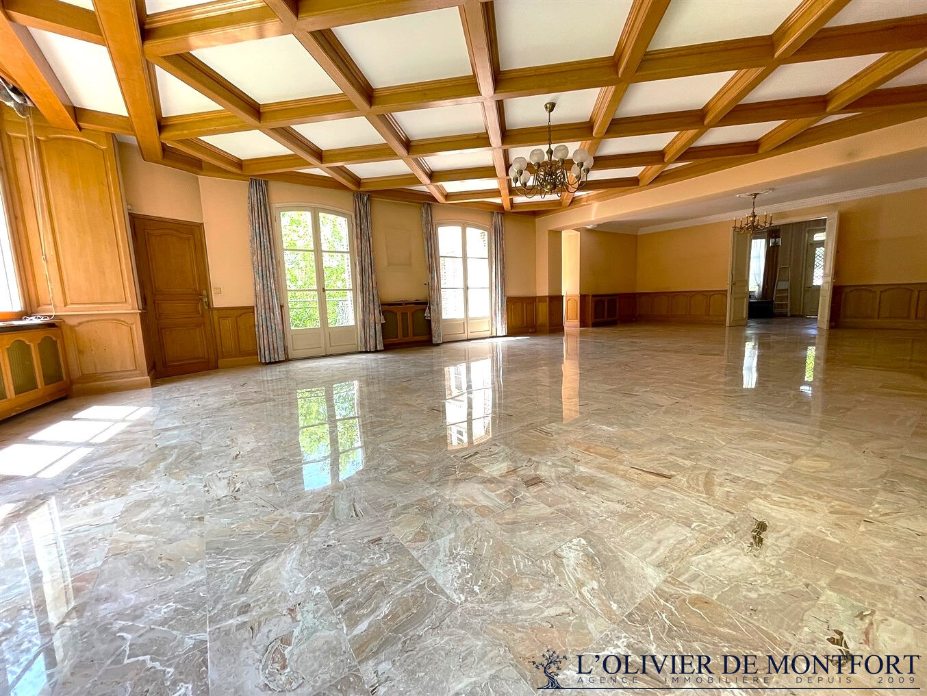 Photo Maison de maître de 8 pièce(s) 635 m2 image 3/6