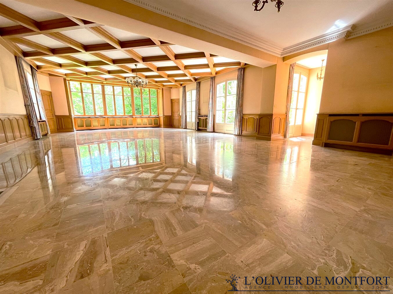 Photo Maison de maître de 8 pièce(s) 635 m2 image 4/6