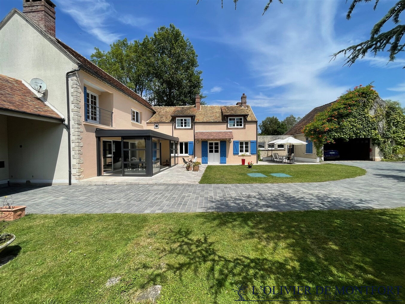 Agence immobilière de L'OLIVIER DE MONTFORT Mere - L'OLIVIER DE MONFORT